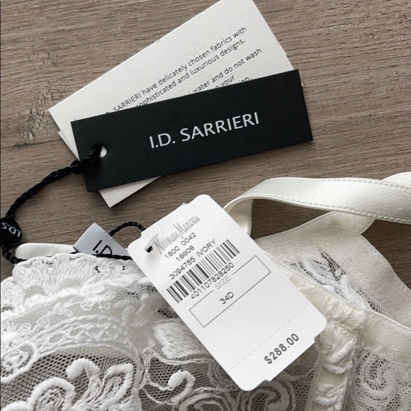 I d Sarrieri white lace bra and 2 thong bundle NWT - Picture 7 of 11